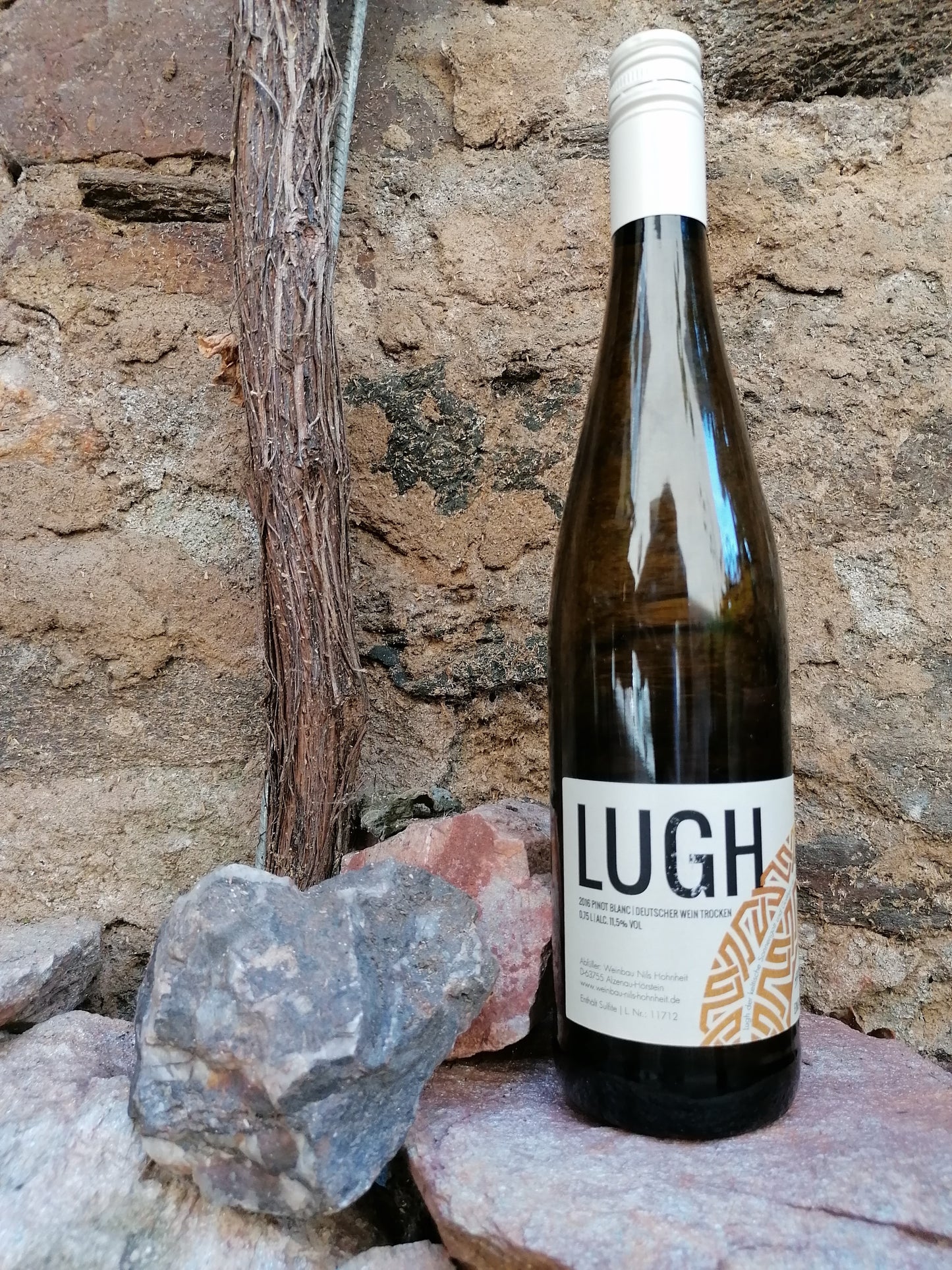 ORANGE WINE LUGH